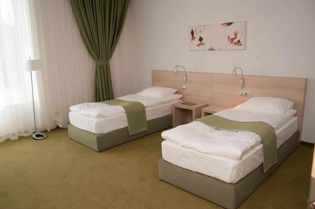 Hotel Armatti Braşov Extérieur photo