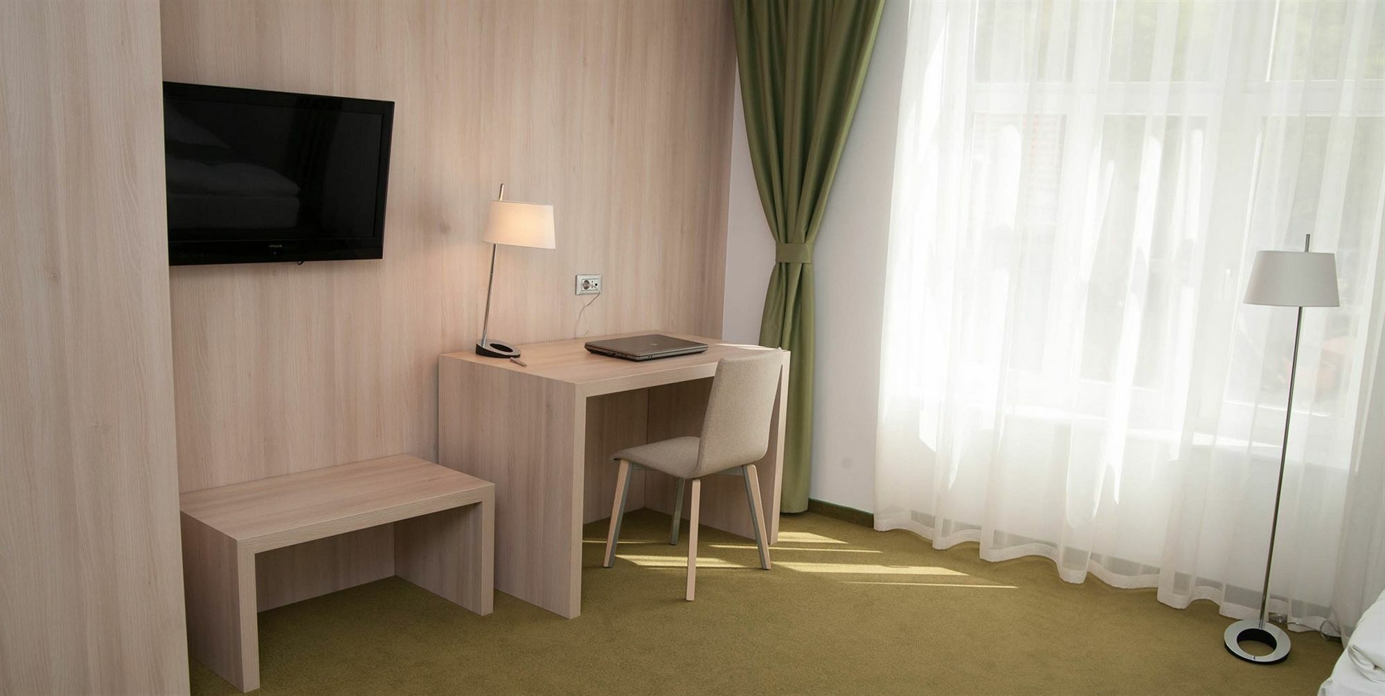 Hotel Armatti Braşov Extérieur photo